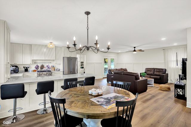 875 S 500 W, New Palestine, IN 46163