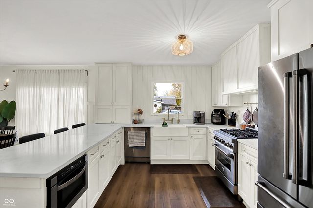 875 S 500 W, New Palestine, IN 46163