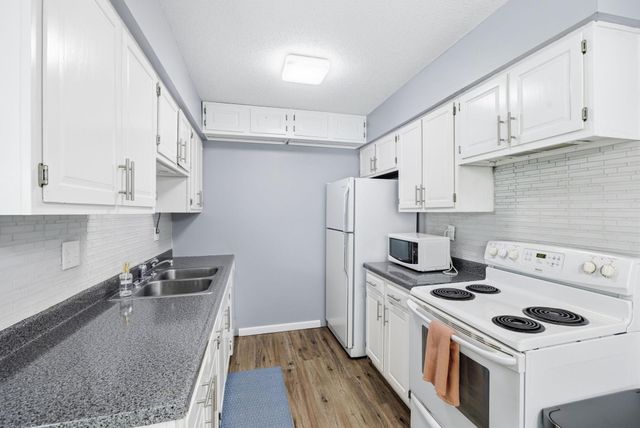 103 30th Avenue NW, New Brighton, MN 55112