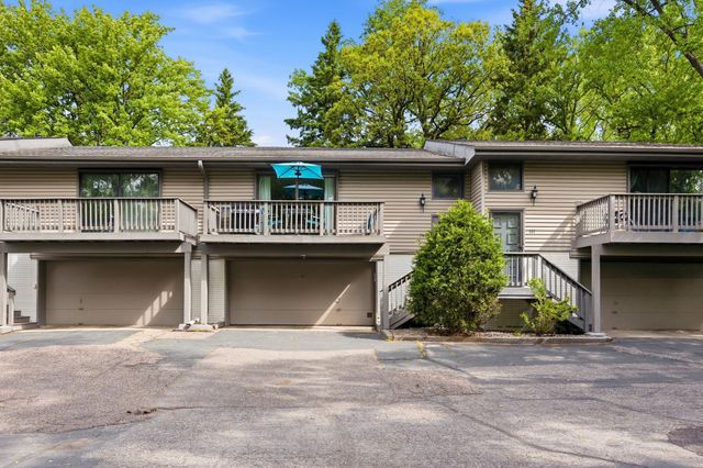 103 30th Avenue NW, New Brighton, MN 55112