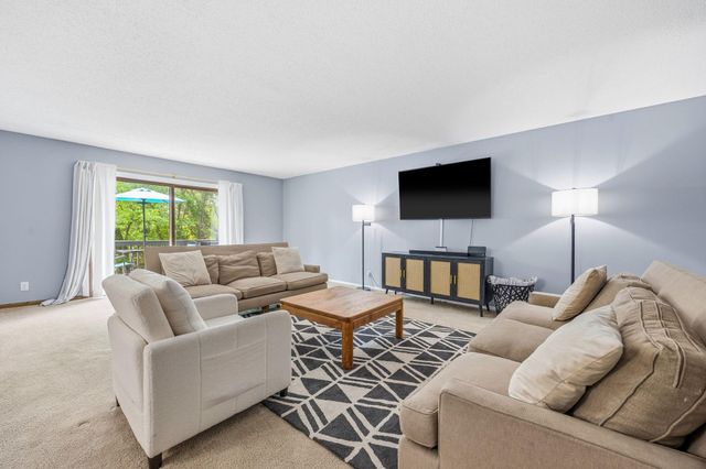 103 30th Avenue NW, New Brighton, MN 55112