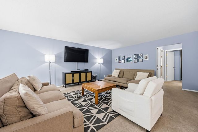 103 30th Avenue NW, New Brighton, MN 55112