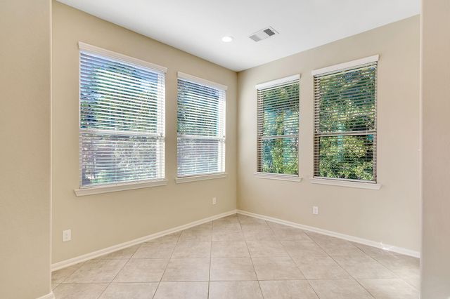 222 Cheswood Forest, Montgomery, TX 77316