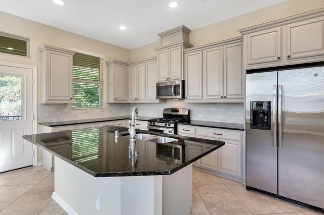 222 Cheswood Forest, Montgomery, TX 77316