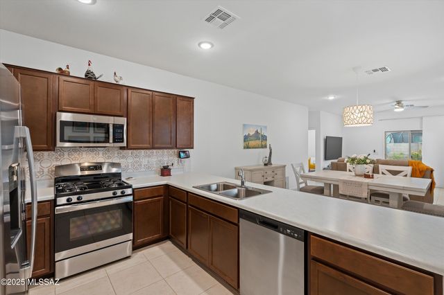 22093 E Cirrus Street, Red Rock, AZ 85145