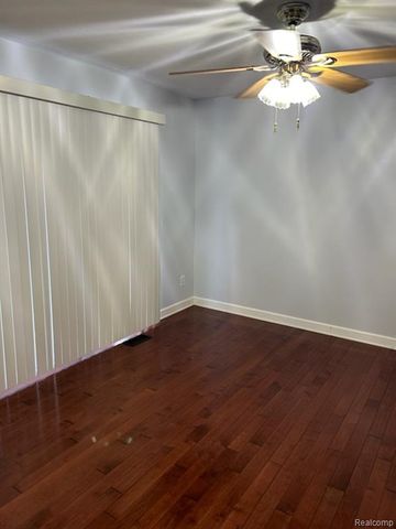 2168 Camelot Drive, Troy, MI 48083