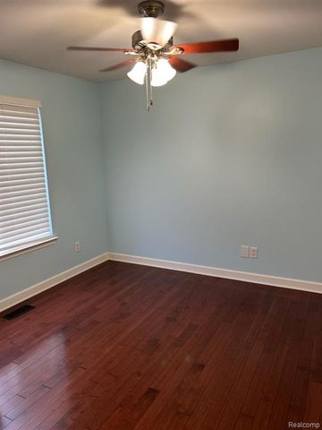 2168 Camelot Drive, Troy, MI 48083
