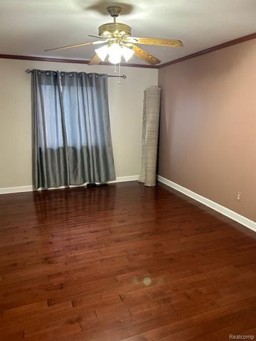 2168 Camelot Drive, Troy, MI 48083