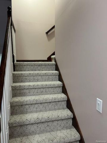 2168 Camelot Drive, Troy, MI 48083