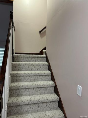 2168 Camelot Drive, Troy, MI 48083