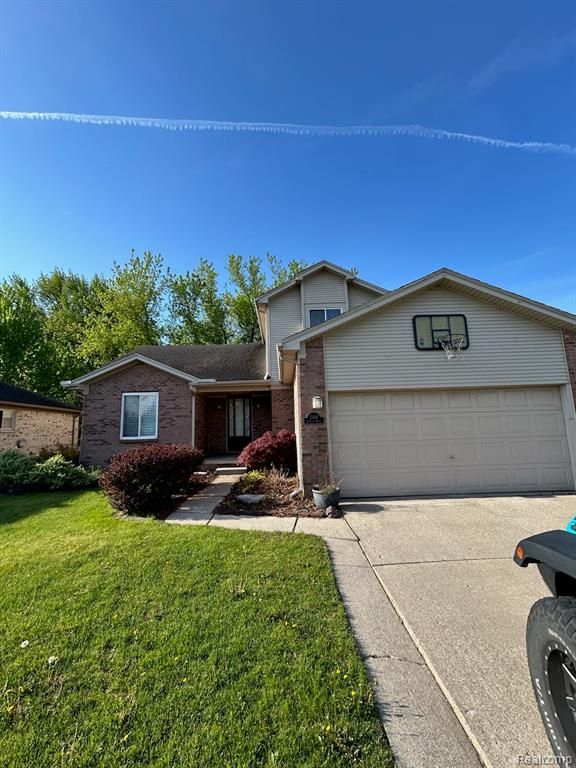 2168 Camelot Drive, Troy, MI 48083