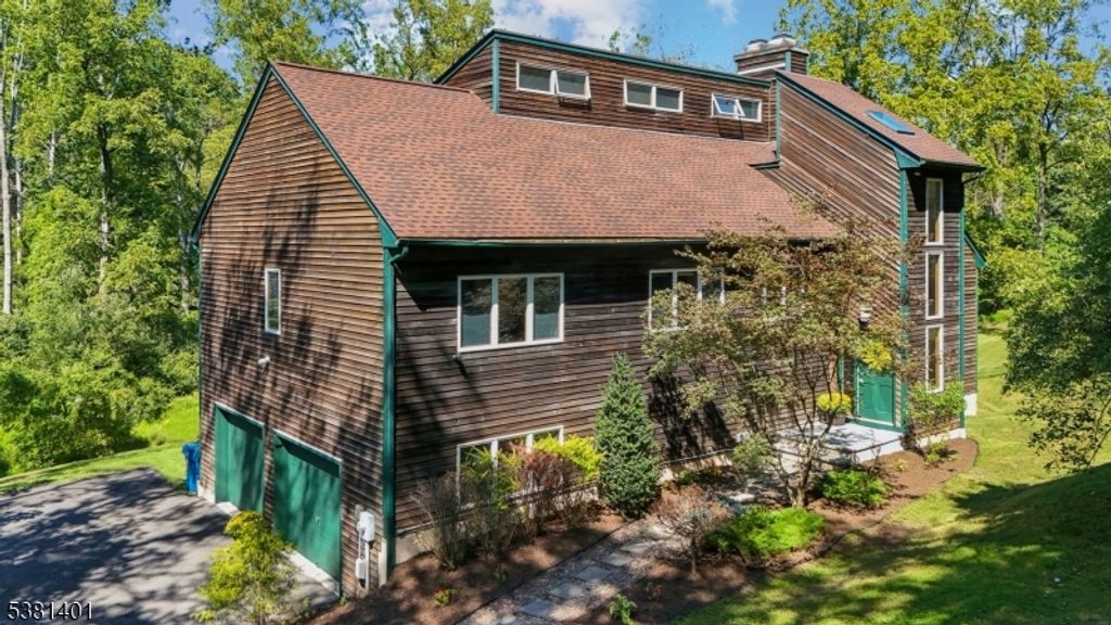 15 Old Clinton Rd, Clinton Twp., NJ 08833