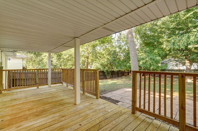 1901 S Sieger Drive, Springfield, MO 65804