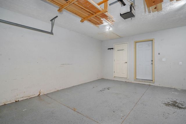 1901 S Sieger Drive, Springfield, MO 65804