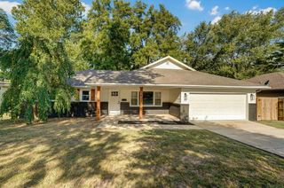 1901 South Sieger Drive, Springfield, MO 65804