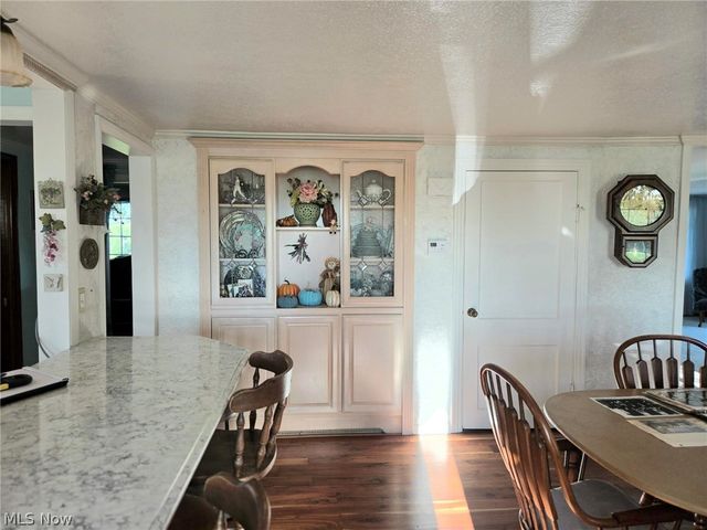 4066 Maplegrove Avenue, Louisville, OH 44641