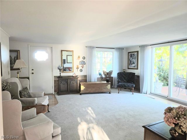 4066 Maplegrove Avenue, Louisville, OH 44641