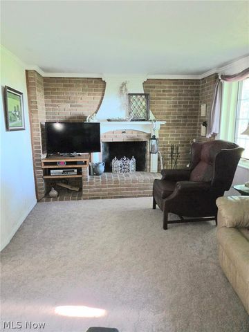 4066 Maplegrove Avenue, Louisville, OH 44641