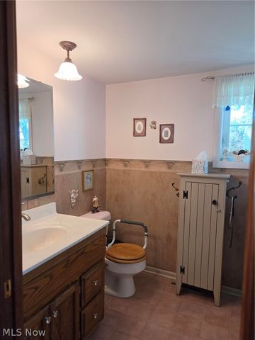 4066 Maplegrove Avenue, Louisville, OH 44641