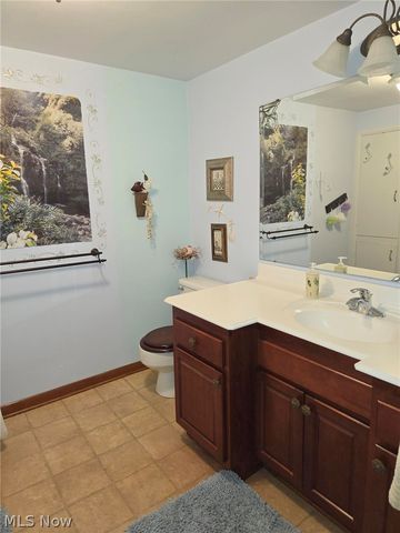 4066 Maplegrove Avenue, Louisville, OH 44641