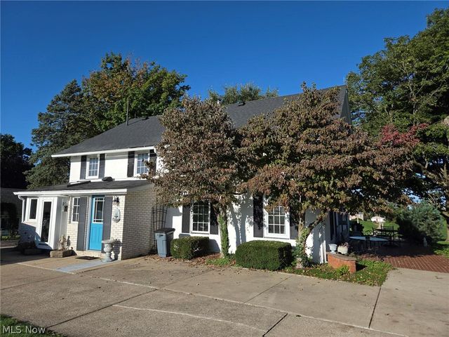 4066 Maplegrove Avenue, Louisville, OH 44641