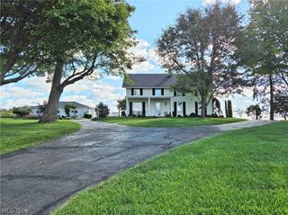 4066 Maplegrove Avenue, Louisville, OH 44641