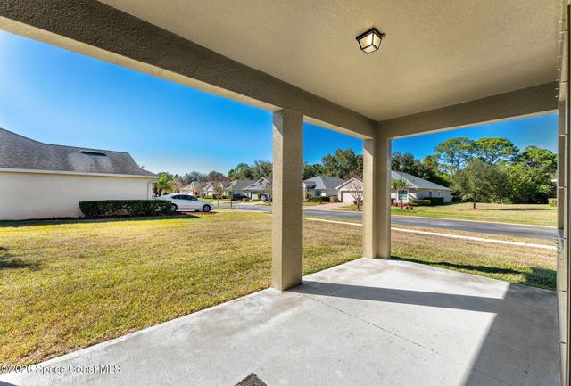 704 Remington Green Drive SE, Palm Bay, FL 32909