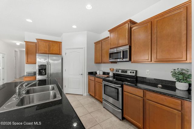 704 Remington Green Drive SE, Palm Bay, FL 32909