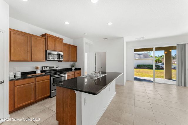 704 Remington Green Drive SE, Palm Bay, FL 32909