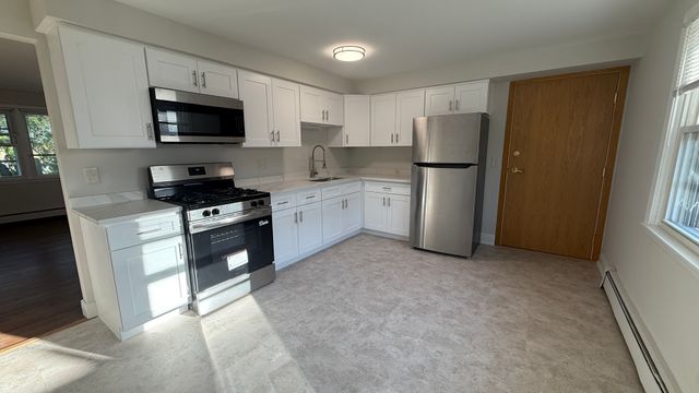 8412 W Gregory Street 3N, Chicago, IL 60656