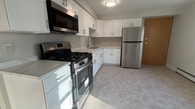 8412 W Gregory Street 3N, Chicago, IL 60656