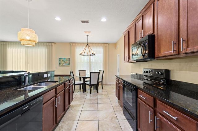 256 YELLOW SNAPDRAGON DRIVE, Davenport, FL 33837