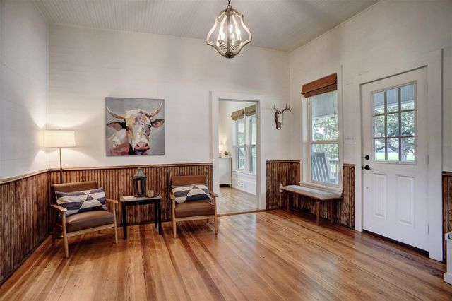 141 Grassyville RD, Paige, TX 78659