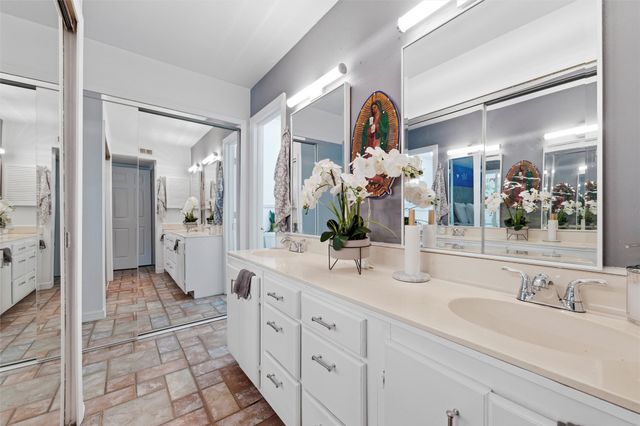 4838 Trailwood Drive, Grand Prairie, TX 75052