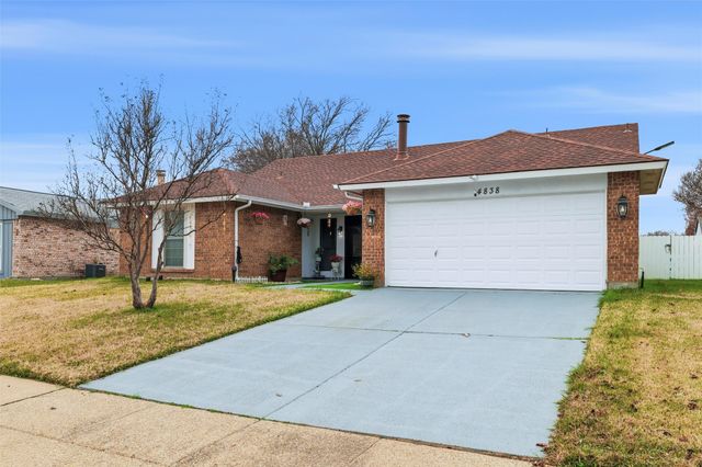 4838 Trailwood Drive, Grand Prairie, TX 75052