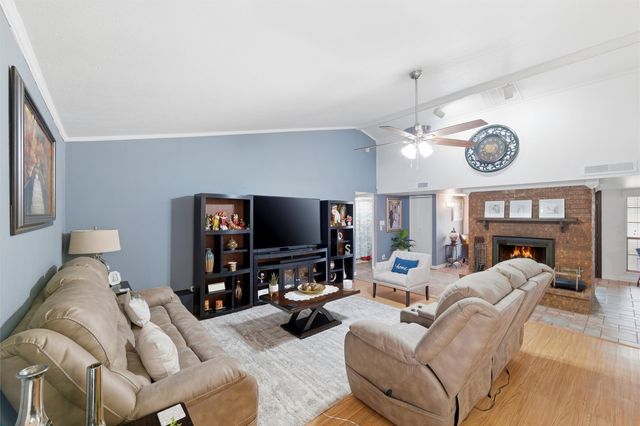 4838 Trailwood Drive, Grand Prairie, TX 75052