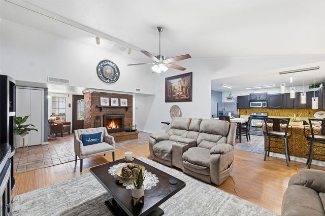 4838 Trailwood Drive, Grand Prairie, TX 75052