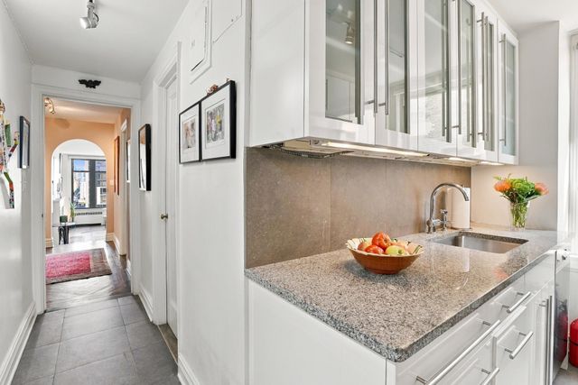 400 E 59th St Apt 16D, New York City, NY 10022