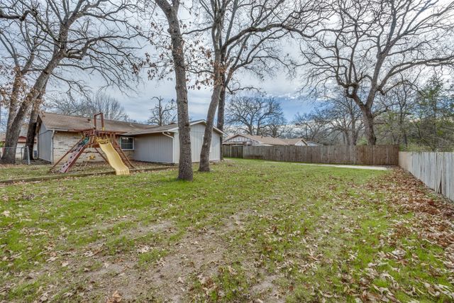 2923 W Day Street, Denison, TX 75020