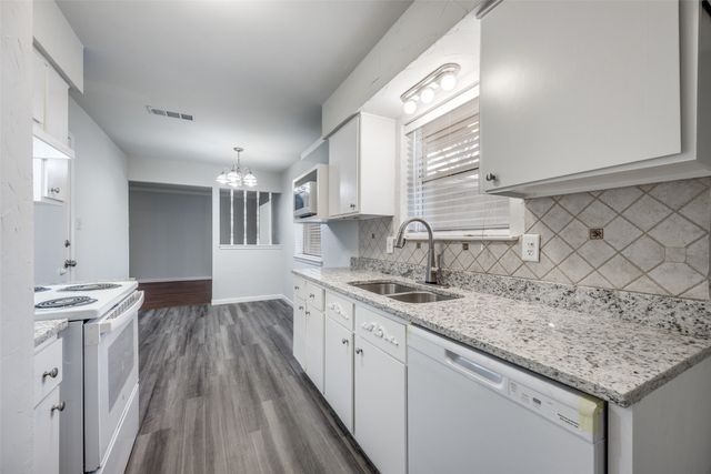 2923 W Day Street, Denison, TX 75020