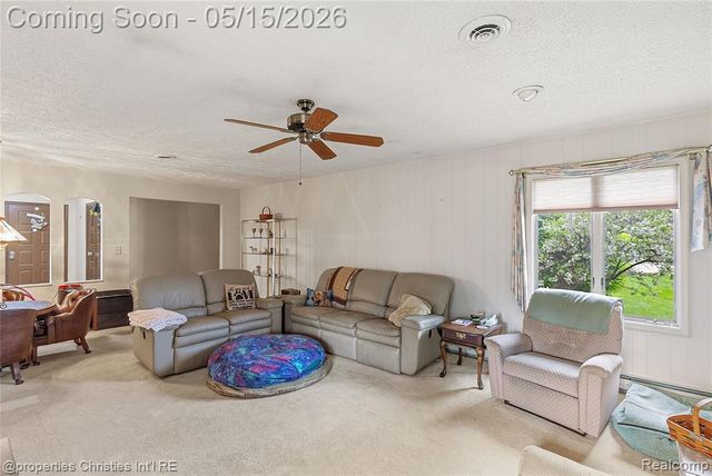 38324 Santa Anna Street, Clinton Township, MI 48036
