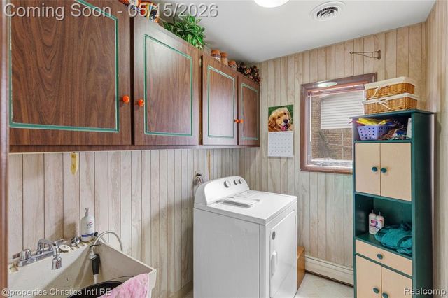 38324 Santa Anna Street, Clinton Township, MI 48036