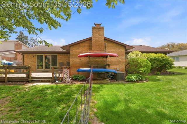 38324 Santa Anna Street, Clinton Township, MI 48036
