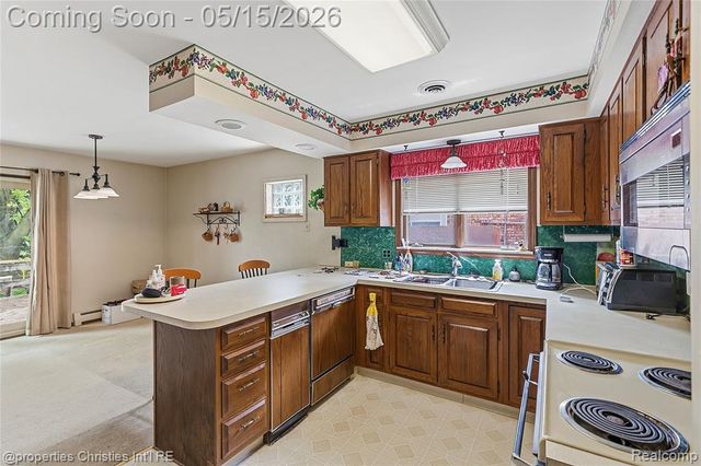 38324 Santa Anna Street, Clinton Township, MI 48036