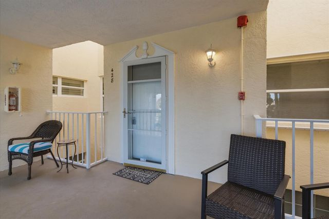 428 Grove Isle Circle 9, Vero Beach, FL 32962