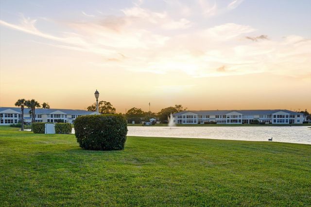 428 Grove Isle Circle 9, Vero Beach, FL 32962
