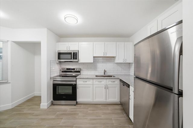 428 Grove Isle Circle 9, Vero Beach, FL 32962