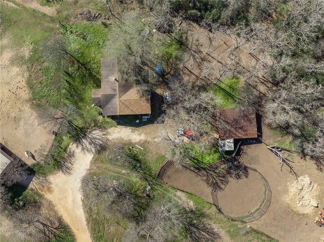 10466 Old Hearne Road, Hearne, TX 77859
