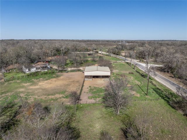 10466 Old Hearne Road, Hearne, TX 77859