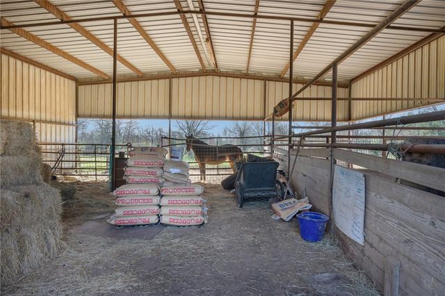 10466 Old Hearne Road, Hearne, TX 77859